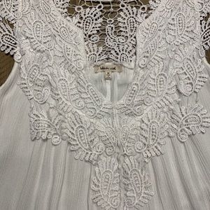 BLEUH CIEL Flowy White Lace Overlay Top